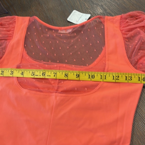 🥳HP🥳 Free People coral colored mix media top. Size XS - Picture 11 of 12